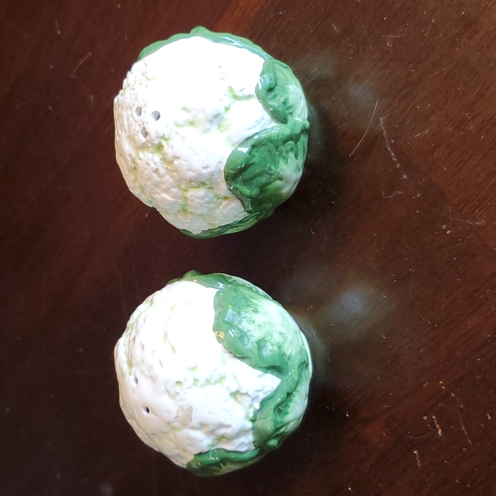 Cauliflower salt and pepper shakers